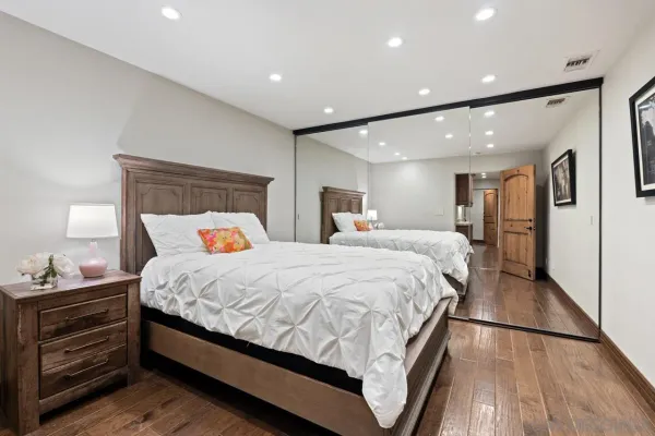 $3,898,000 | 7964 Prospect Place, La Jolla, CA 92037