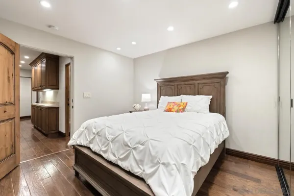 $3,898,000 | 7964 Prospect Place, La Jolla, CA 92037