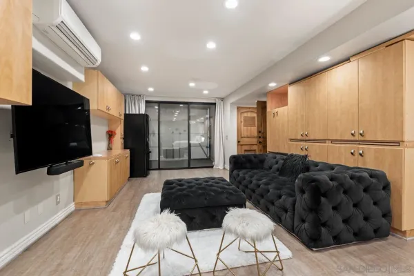 $3,898,000 | 7964 Prospect Place, La Jolla, CA 92037