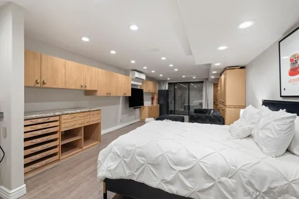 $3,898,000 | 7964 Prospect Place, La Jolla, CA 92037