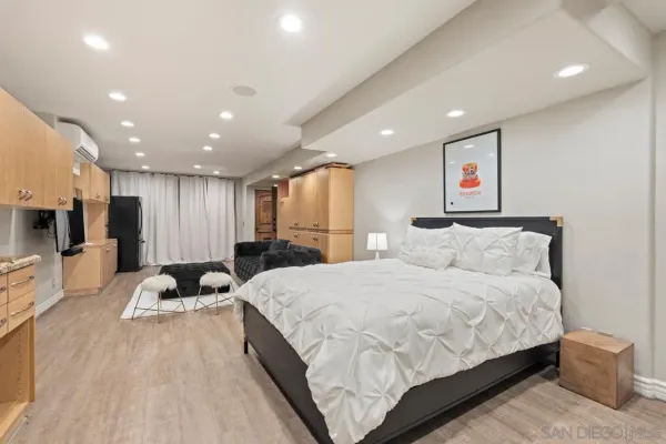 $3,898,000 | 7964 Prospect Place, La Jolla, CA 92037