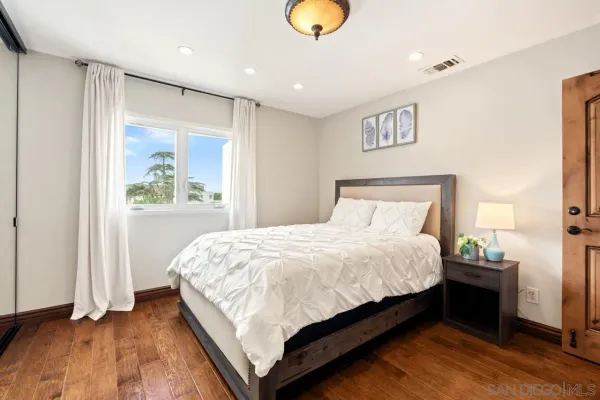 $3,898,000 | 7964 Prospect Place, La Jolla, CA 92037