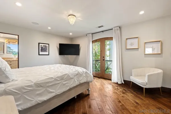 $3,898,000 | 7964 Prospect Place, La Jolla, CA 92037