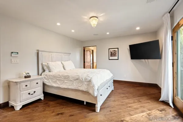 $3,898,000 | 7964 Prospect Place, La Jolla, CA 92037