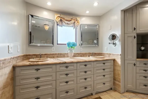 $3,898,000 | 7964 Prospect Place, La Jolla, CA 92037