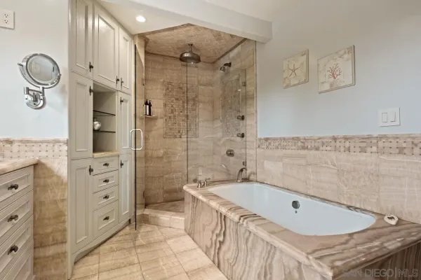 $3,898,000 | 7964 Prospect Place, La Jolla, CA 92037