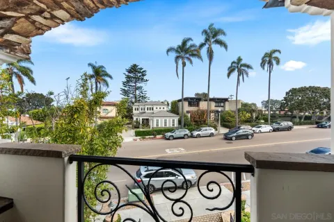 $3,898,000 | 7964 Prospect Place, La Jolla, CA 92037