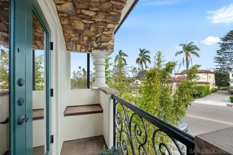 $3,898,000 | 7964 Prospect Place, La Jolla, CA 92037