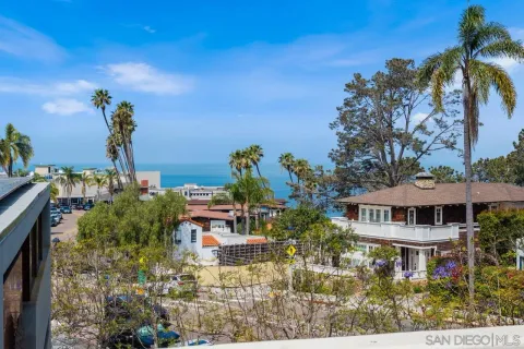 $3,898,000 | 7964 Prospect Place, La Jolla, CA 92037
