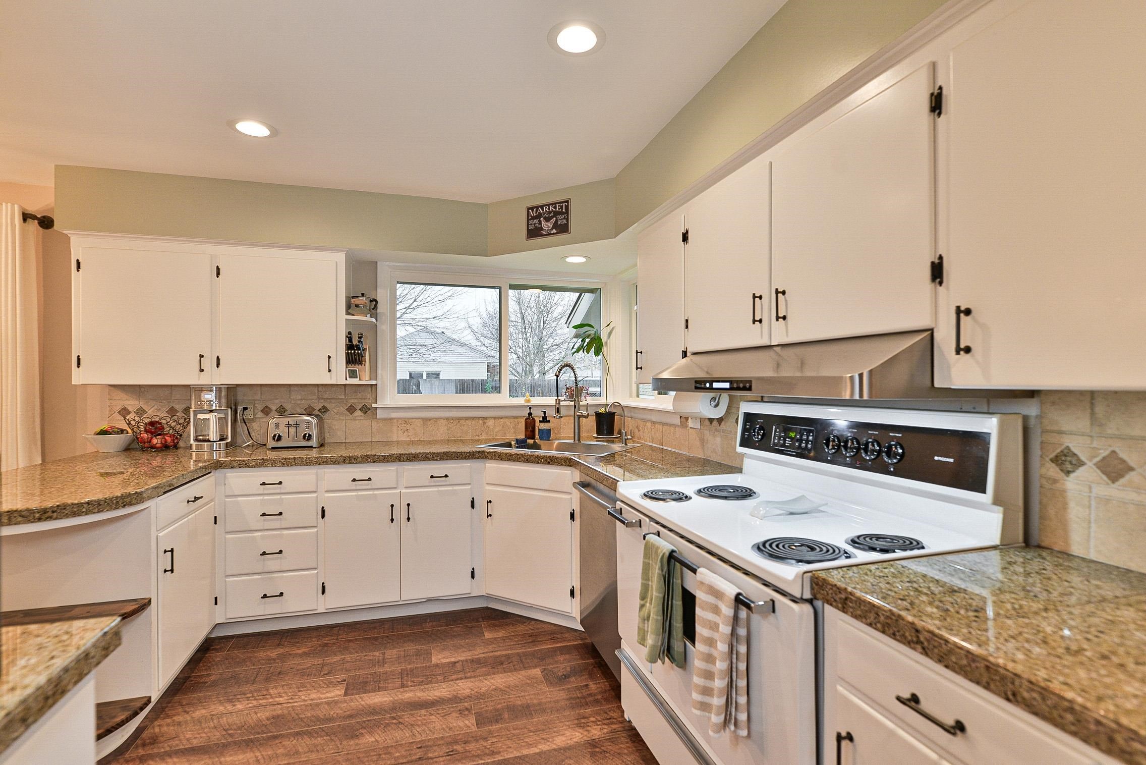 618 North Best Road Spokane Valley, WA 99216 - Photo 5 of 26 Gallery Image 5