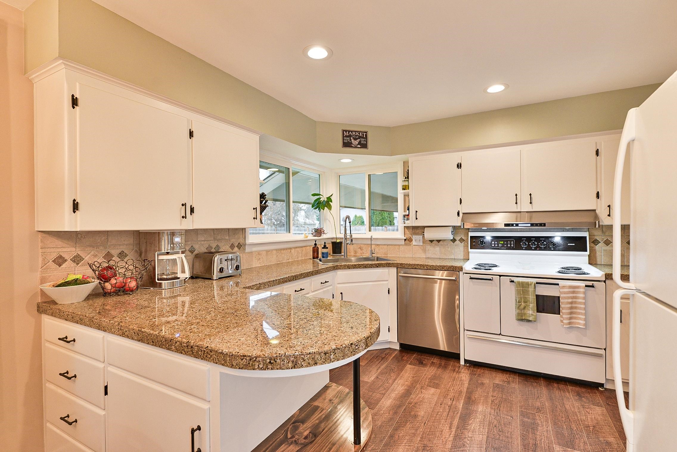 618 North Best Road Spokane Valley, WA 99216 - Photo 6 of 26 Gallery Image 6
