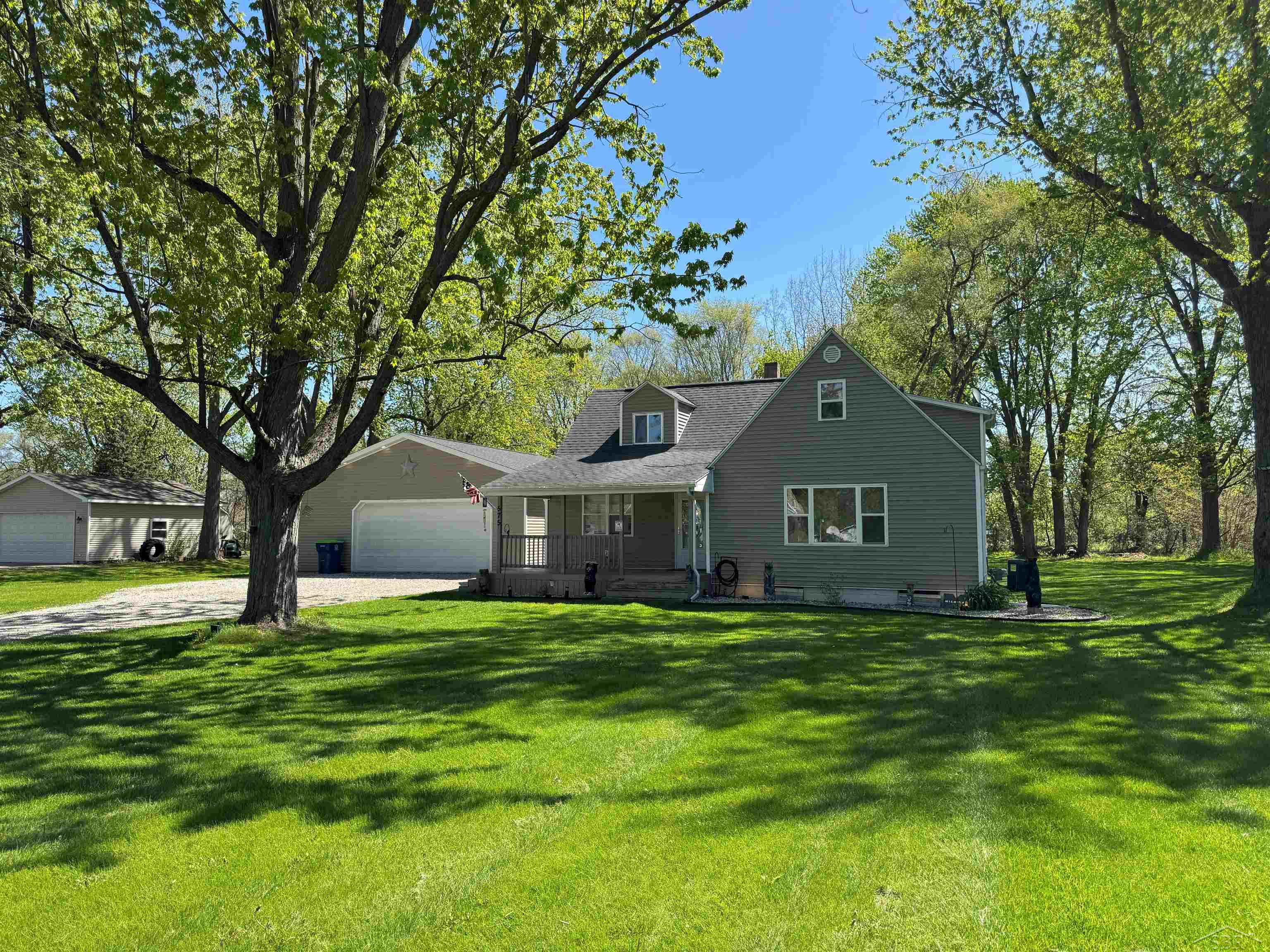 575 Lutzke Road Saginaw, MI 48609 - Photo 3 of 31