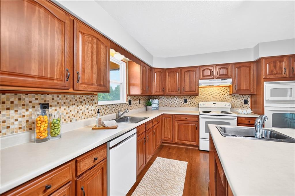 505 Blue Ridge Drive Coraopolis, PA 15108 - Photo 8 of 49 The large, well-appointed kitchen offers abundant cabinetry and generous counter space, providing plenty of room for meal preparation, serving and entertaining.
