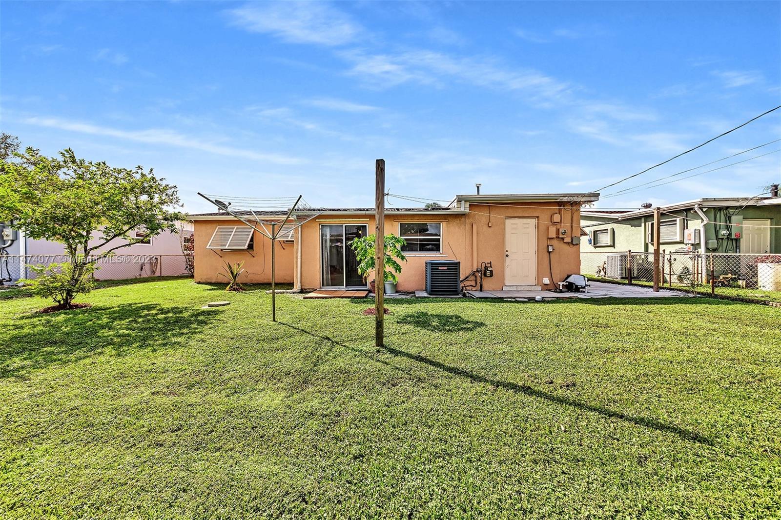 7631 Raleigh Street Hollywood, FL 33024 - Photo 4 of 82 Gallery Image 4