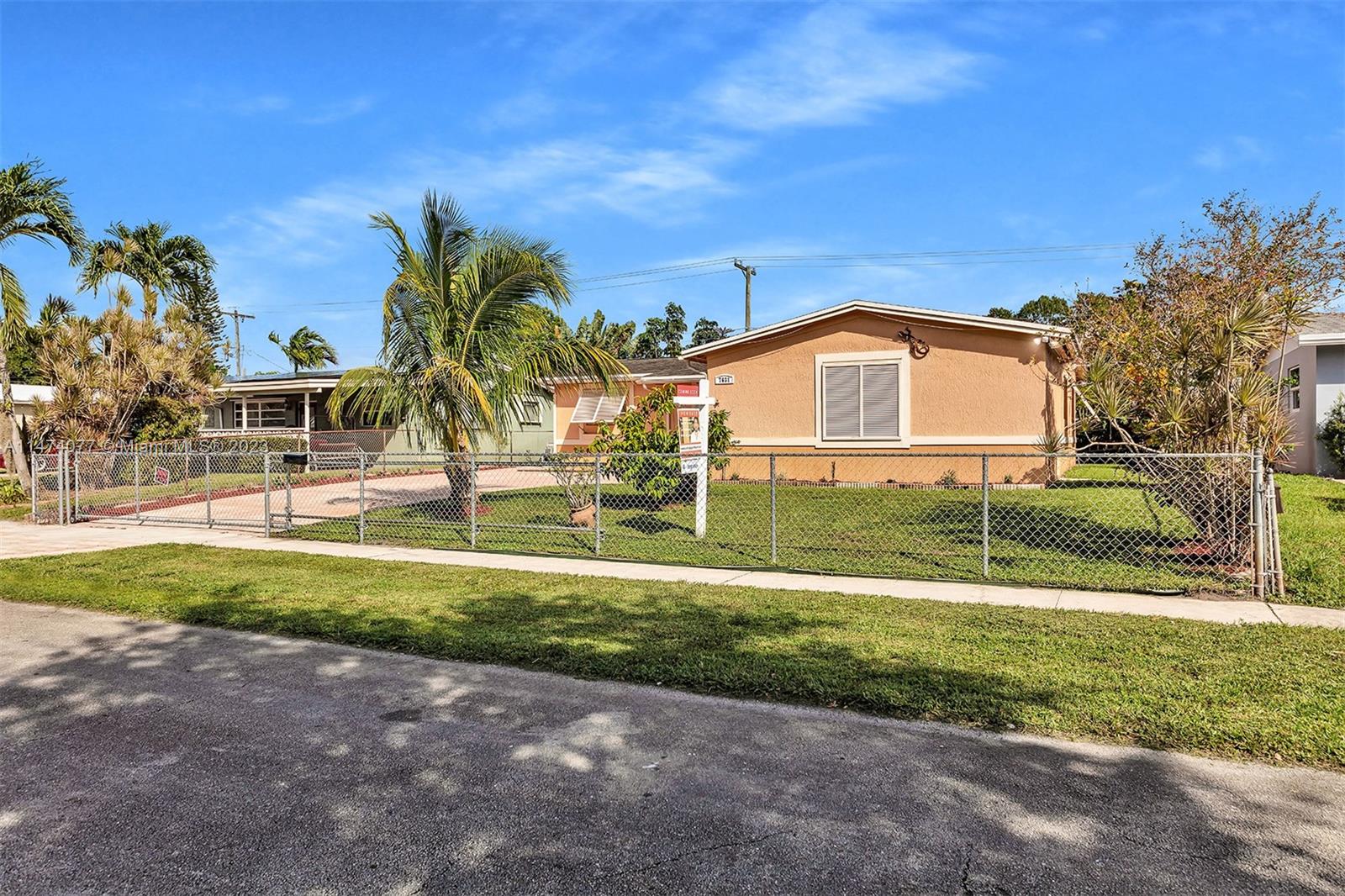 7631 Raleigh Street Hollywood, FL 33024 - Photo 6 of 82 Gallery Image 6