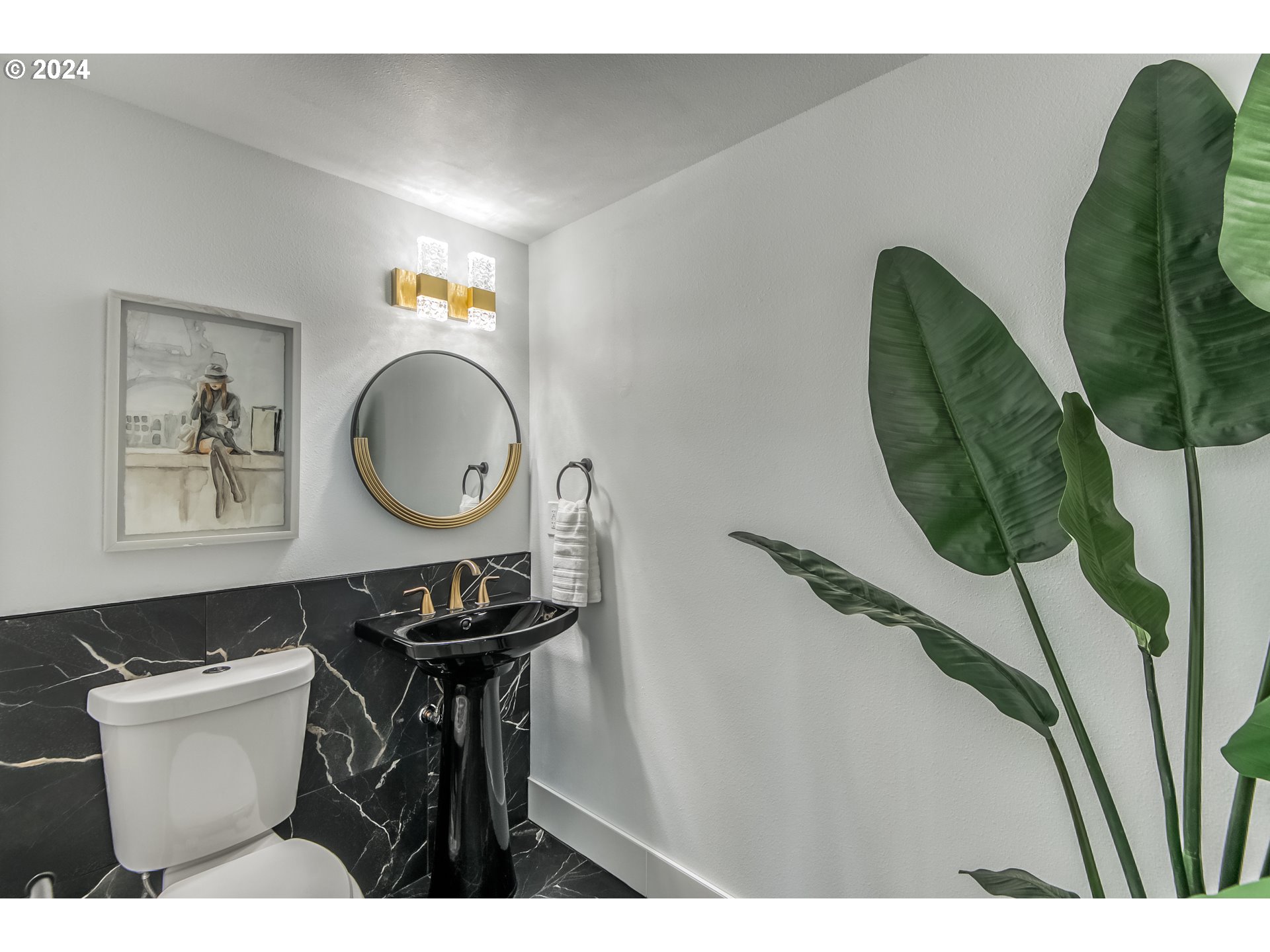 1633 Southwest Custer Street Portland, OR 97219 - Photo 14 of 36 Gallery Image 14
