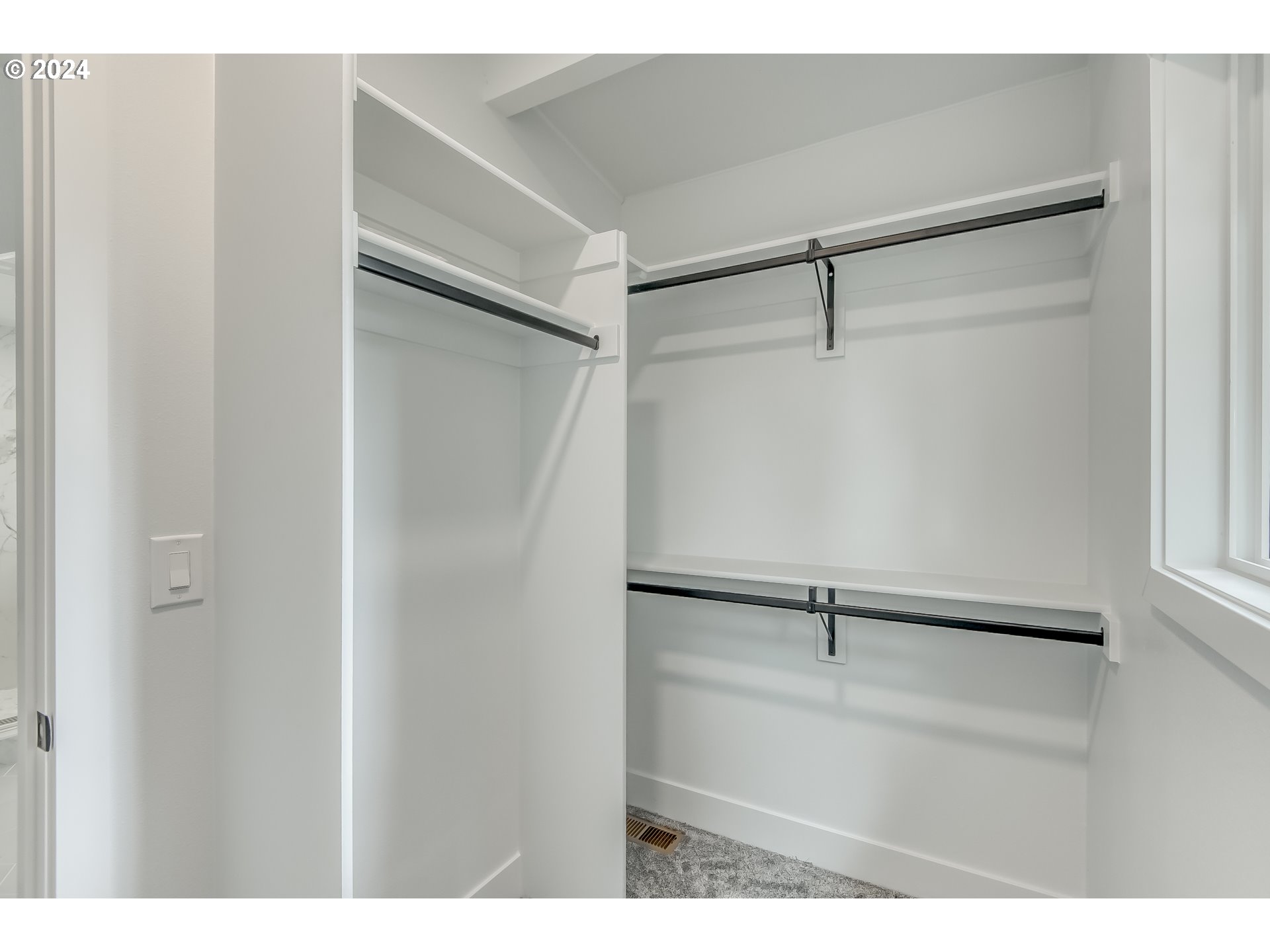 1633 Southwest Custer Street Portland, OR 97219 - Photo 20 of 36 Gallery Image 20