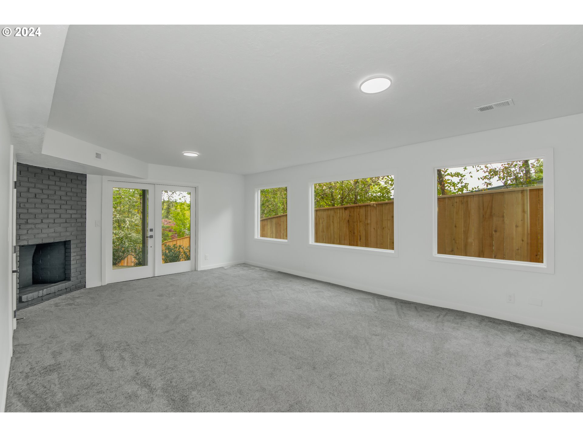 1633 Southwest Custer Street Portland, OR 97219 - Photo 22 of 36 Gallery Image 22