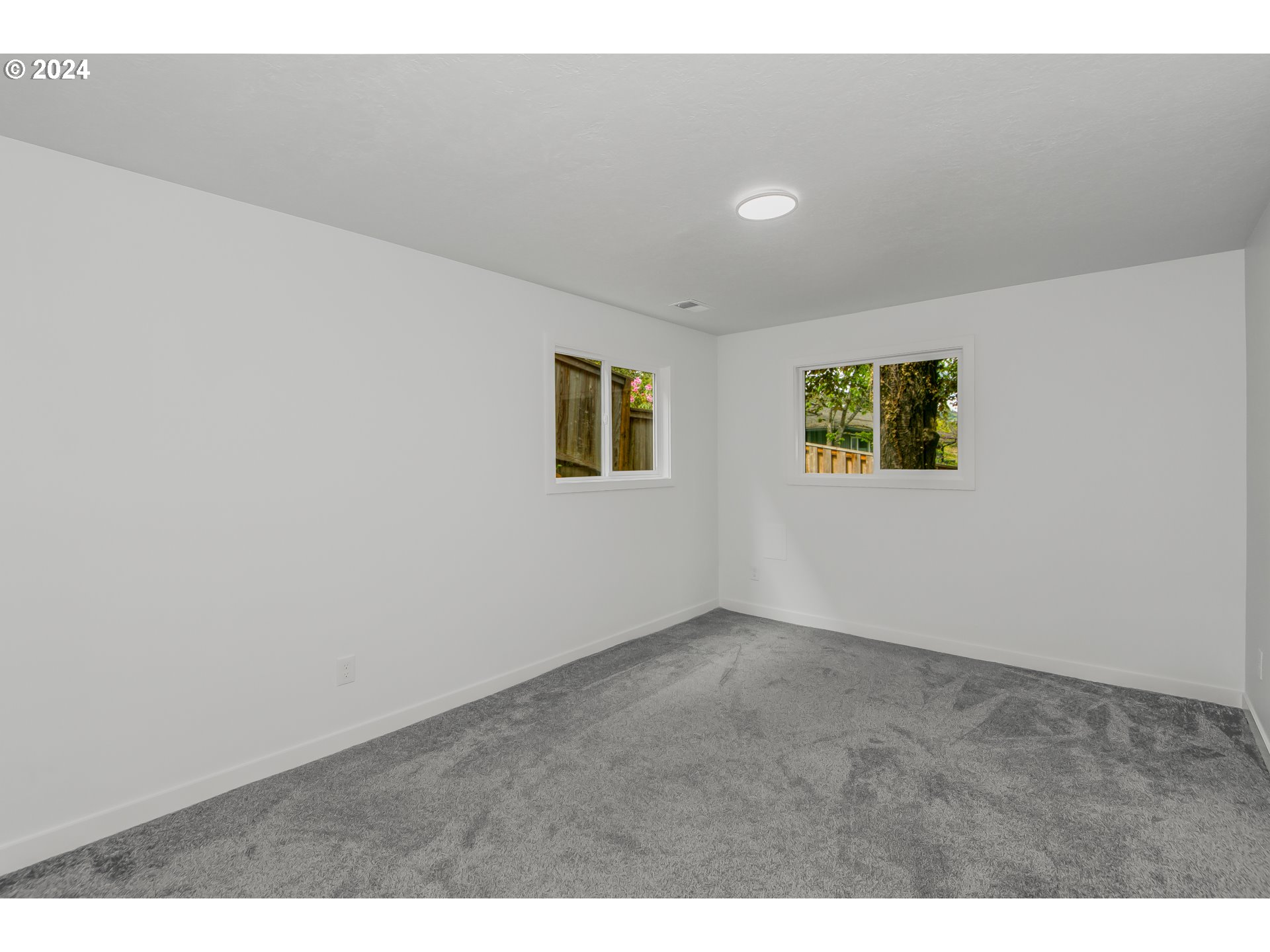 1633 Southwest Custer Street Portland, OR 97219 - Photo 24 of 36 Gallery Image 24