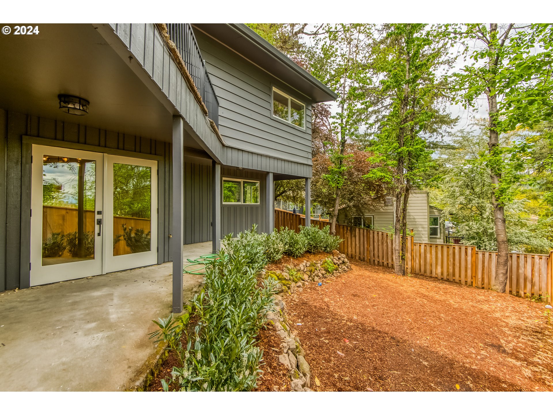 1633 Southwest Custer Street Portland, OR 97219 - Photo 33 of 36 Gallery Image 33
