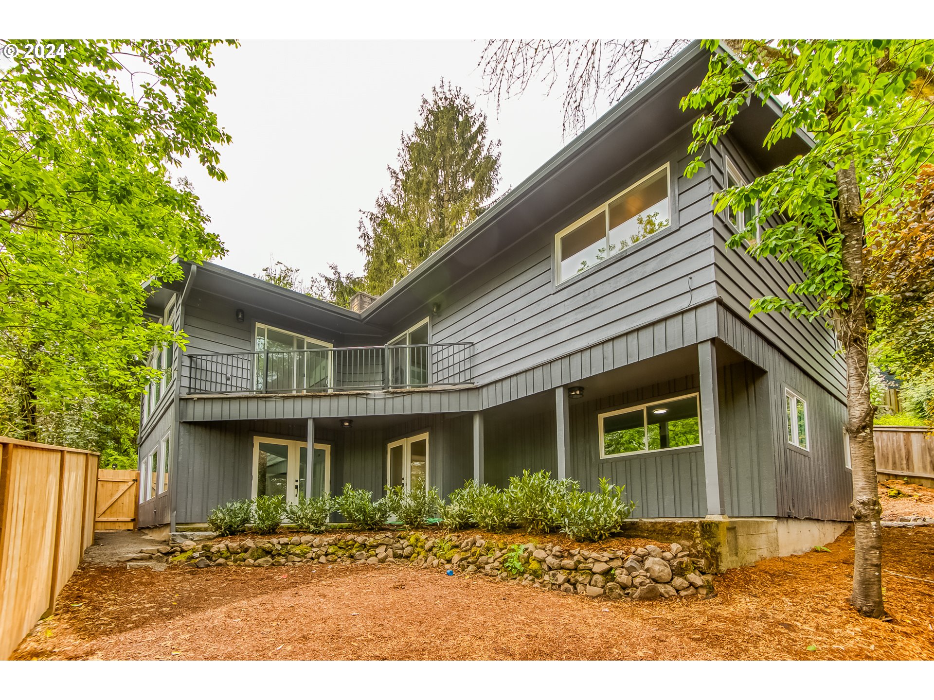 1633 Southwest Custer Street Portland, OR 97219 - Photo 34 of 36 Gallery Image 34