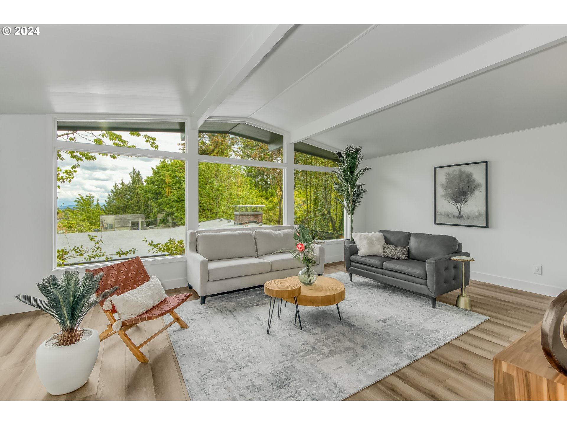 1633 Southwest Custer Street Portland, OR 97219 - Photo 6 of 36 Gallery Image 6