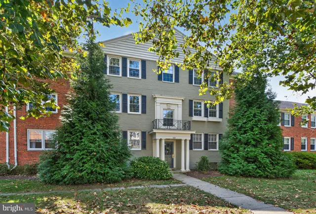 $335,000 | 1107 Belle View Boulevard, Unit A1, Alexandria, VA 22307