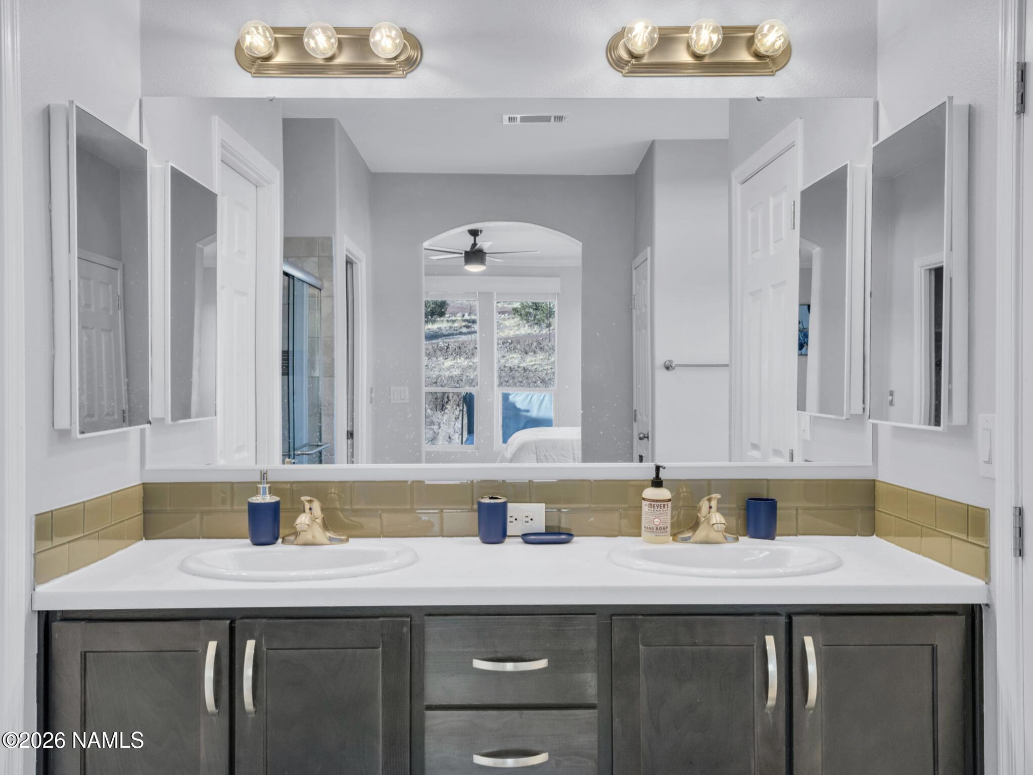 10338 South Big Bear Road Williams, AZ 86046 - Photo 19 of 36 Dual Sink in Primary Bathroom