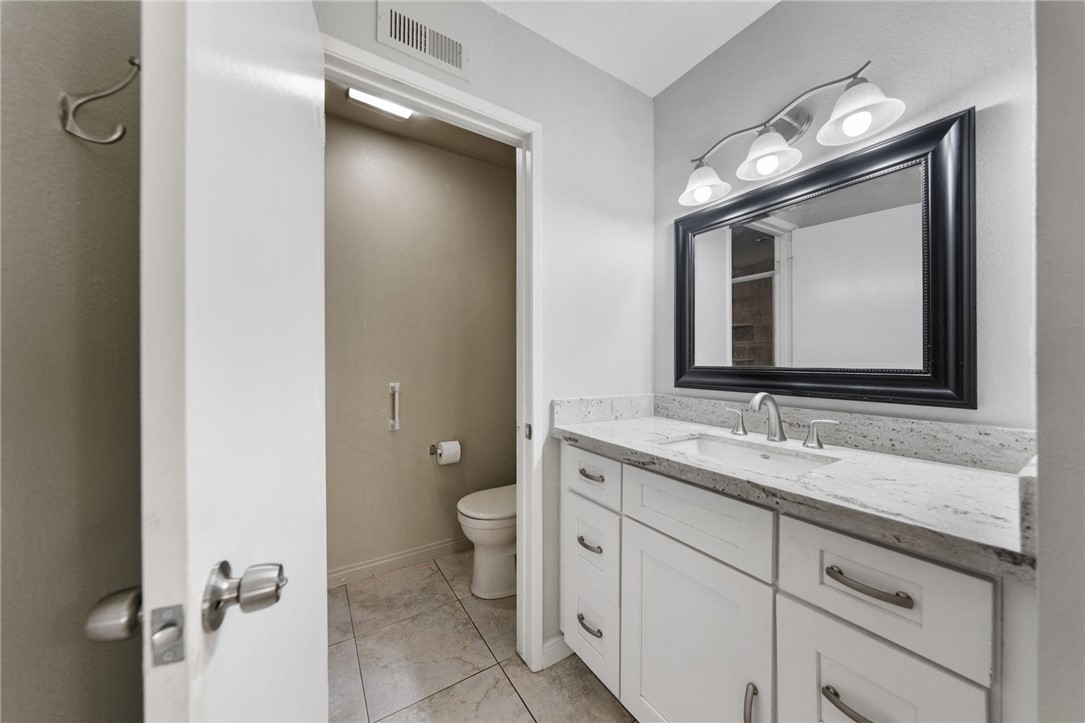 1453 Post Fullerton, CA 92833 - Photo 14 of 54