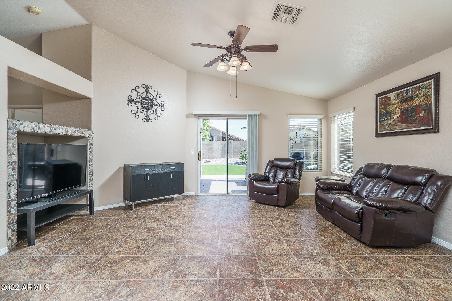 4130 West Bloomfield Road Phoenix, AZ 85029 - Photo 2 of 22 2) GREAT ROOM