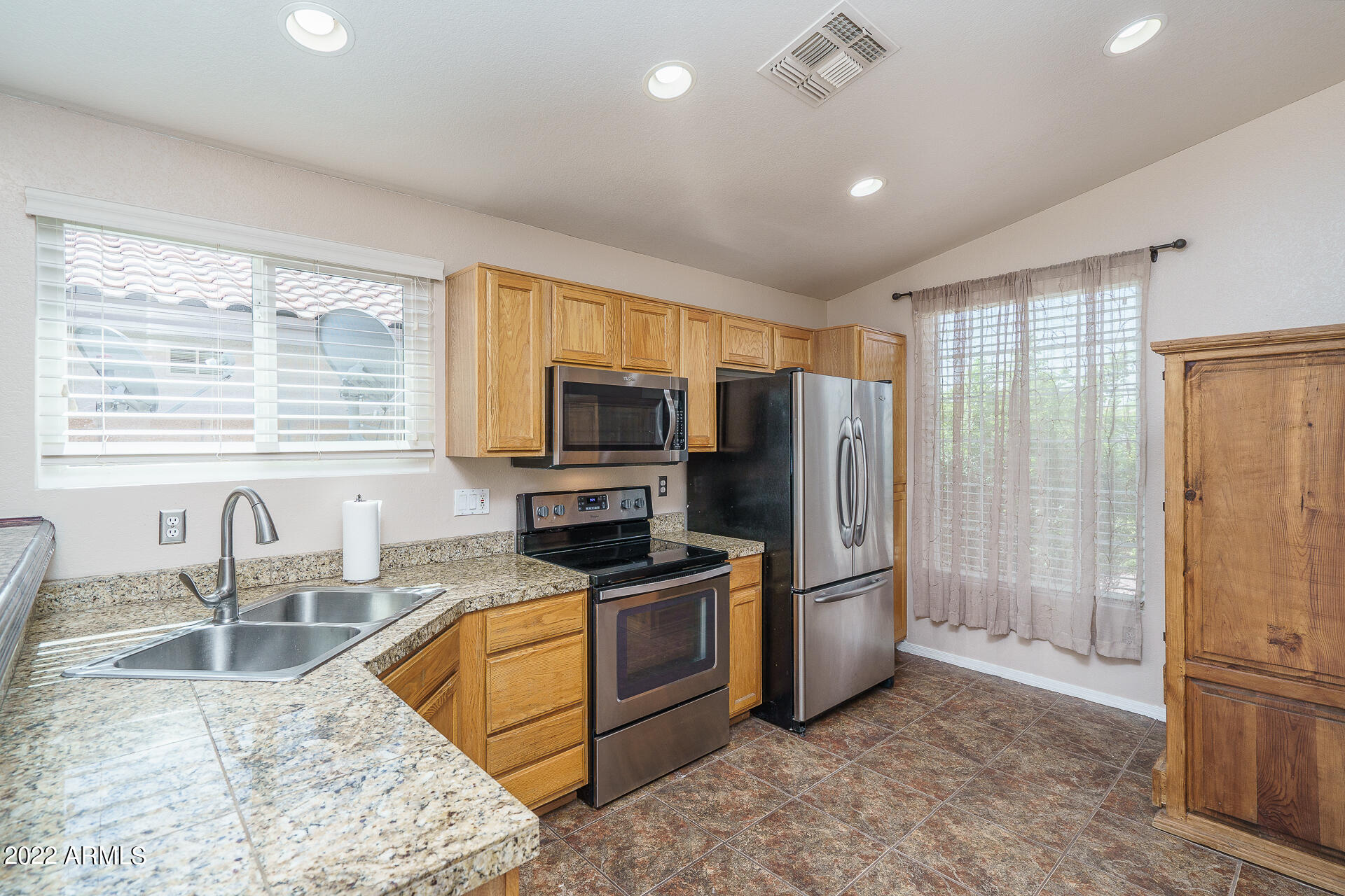 4130 West Bloomfield Road Phoenix, AZ 85029 - Photo 7 of 22 7) KITCHEN