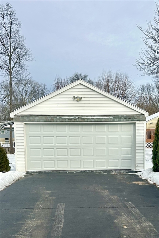 16 North Street West Springfield, MA 01089 - Photo 28 of 28 a front view of a house