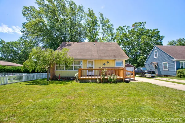 $299,000 | 300 West 27th Street, Holland, MI 49423