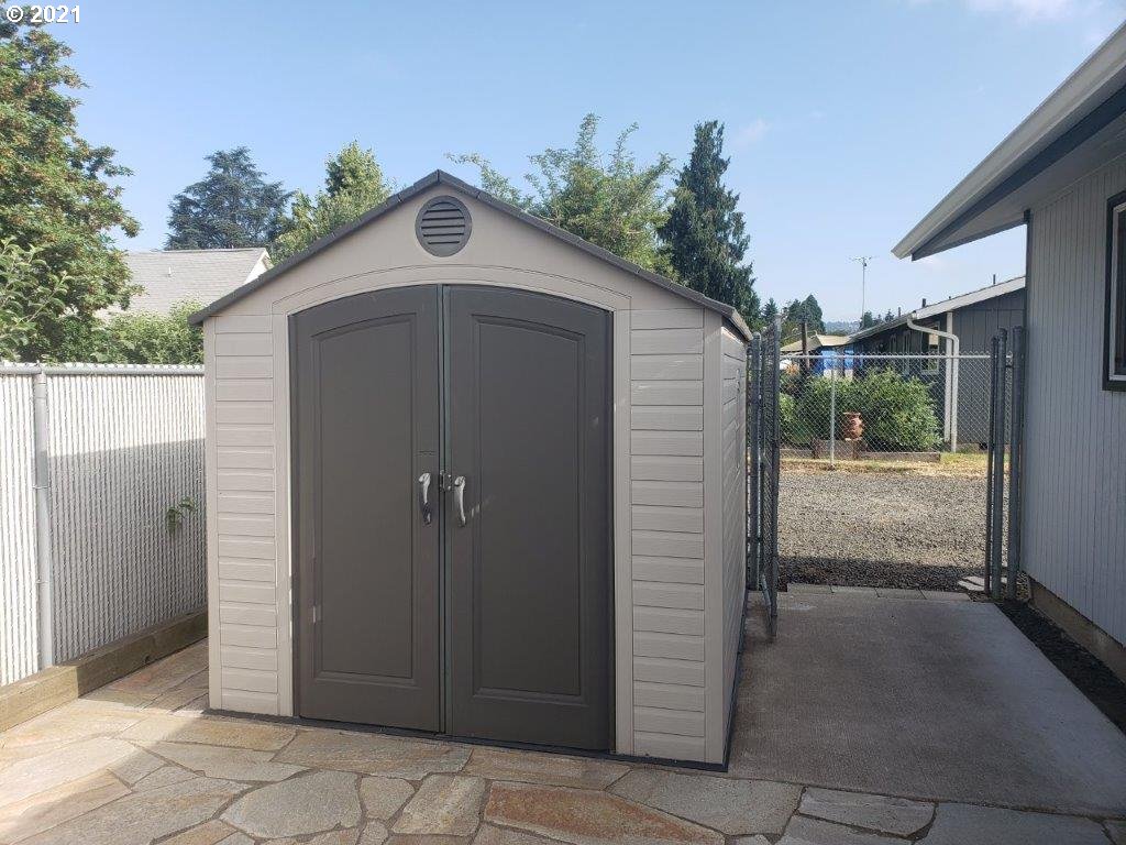 5316 B Street Springfield, OR 97478 - Photo 6 of 32