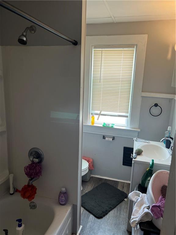 450 Jefferson Street Rochester, PA 15074 - Photo 18 of 23 2nd fl bath