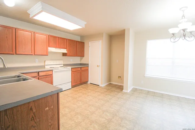 $1,775 | 16122 Branching Oaks, San Antonio, TX 78247