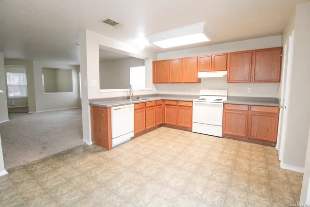 $1,775 | 16122 Branching Oaks, San Antonio, TX 78247