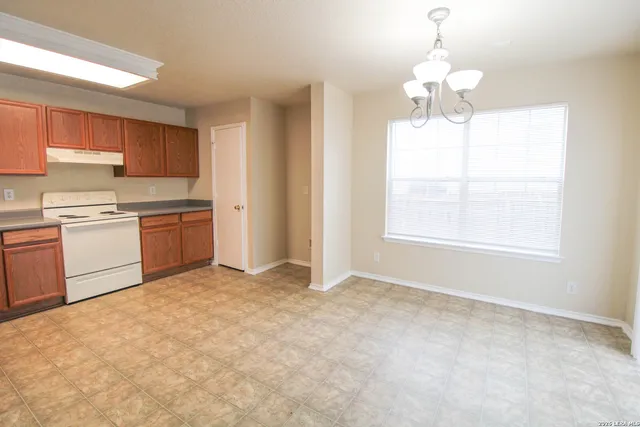 $1,775 | 16122 Branching Oaks, San Antonio, TX 78247