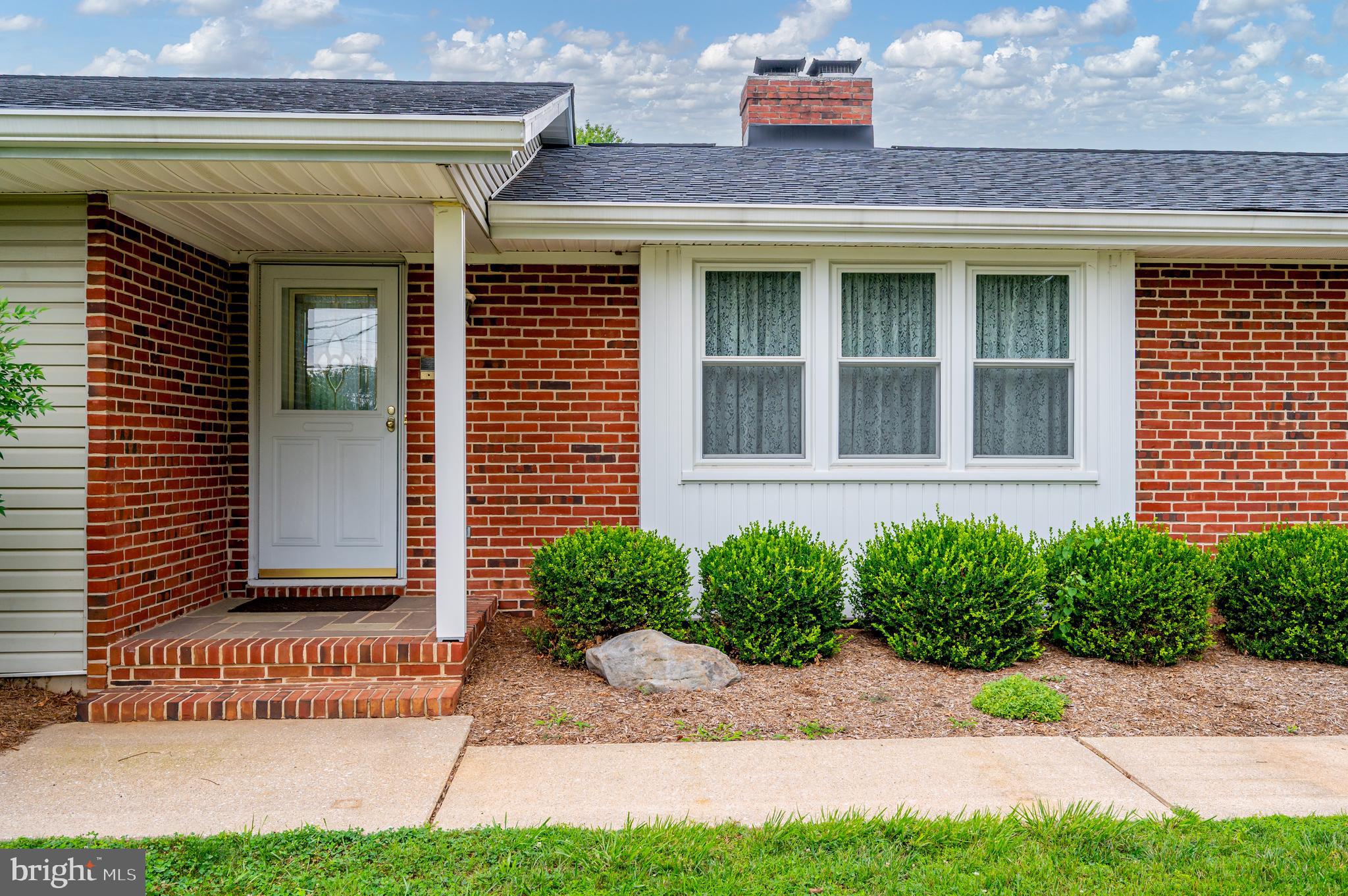 4900 Ilchester Road Ellicott City, MD 21043 - Photo 4 of 42