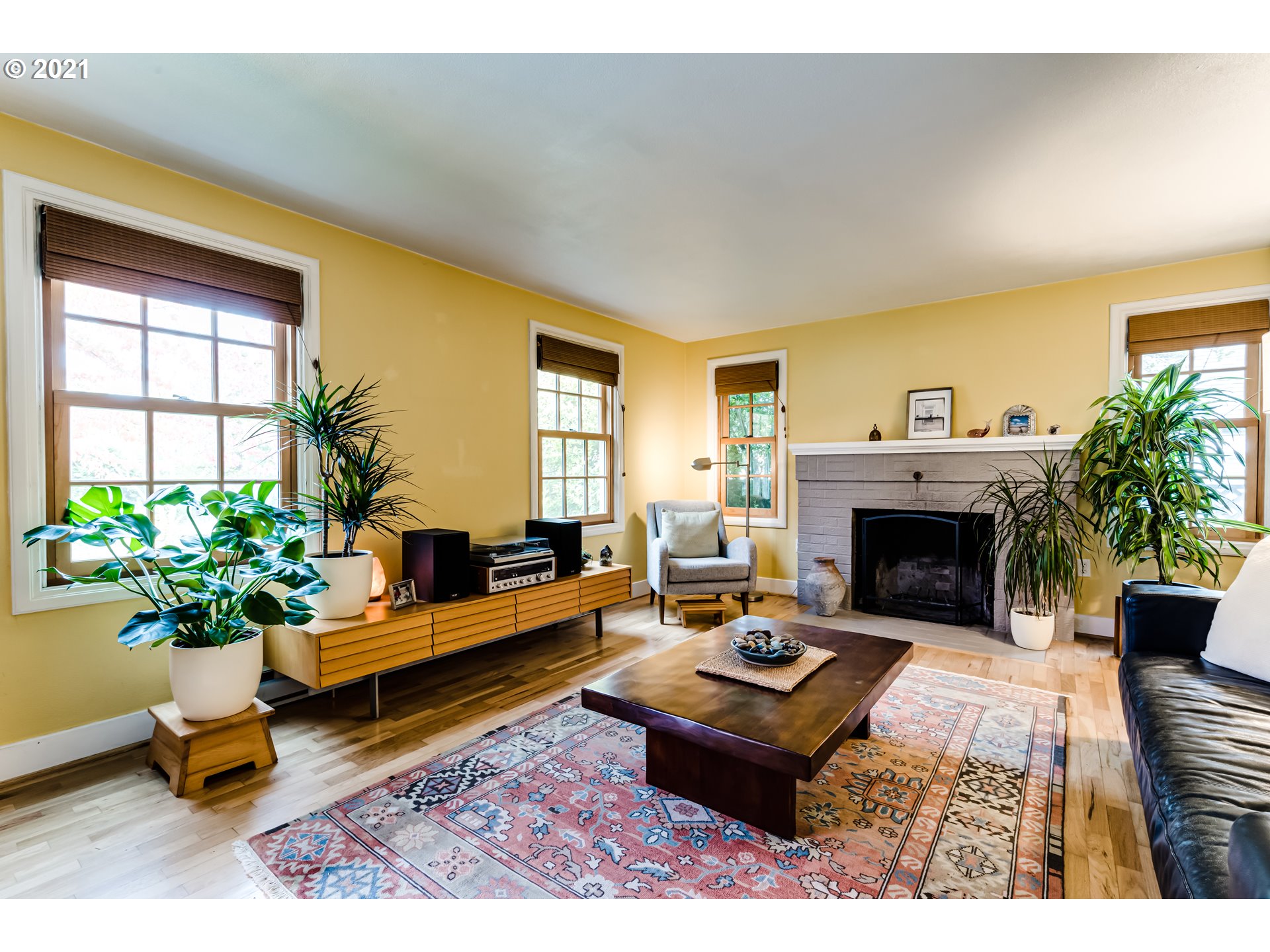 1823 Lincoln Street Eugene, OR 97401 - Photo 8 of 32 a living room with furniture and a fireplace