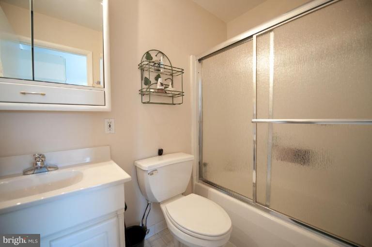 6606 Wickfield Road Baltimore, MD 21209 - Photo 11 of 16 Master Bath
