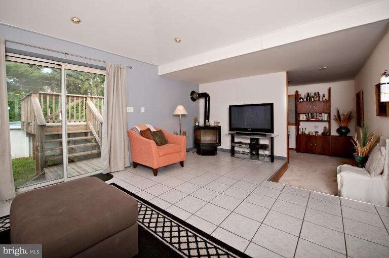 6606 Wickfield Road Baltimore, MD 21209 - Photo 9 of 16 Family Room #2