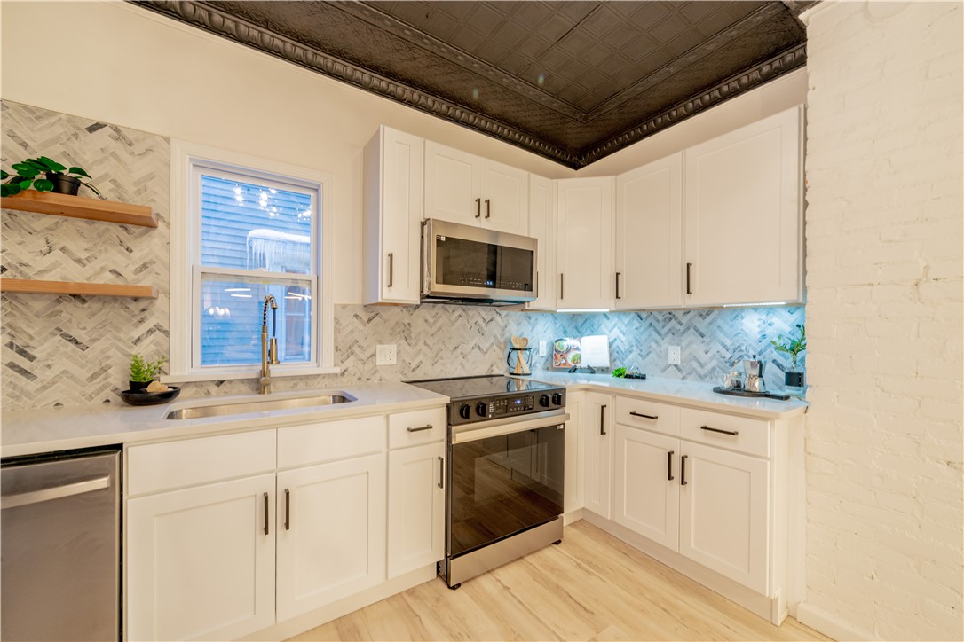 52 Arch Street Rochester, NY 14609 - Photo 10 of 25