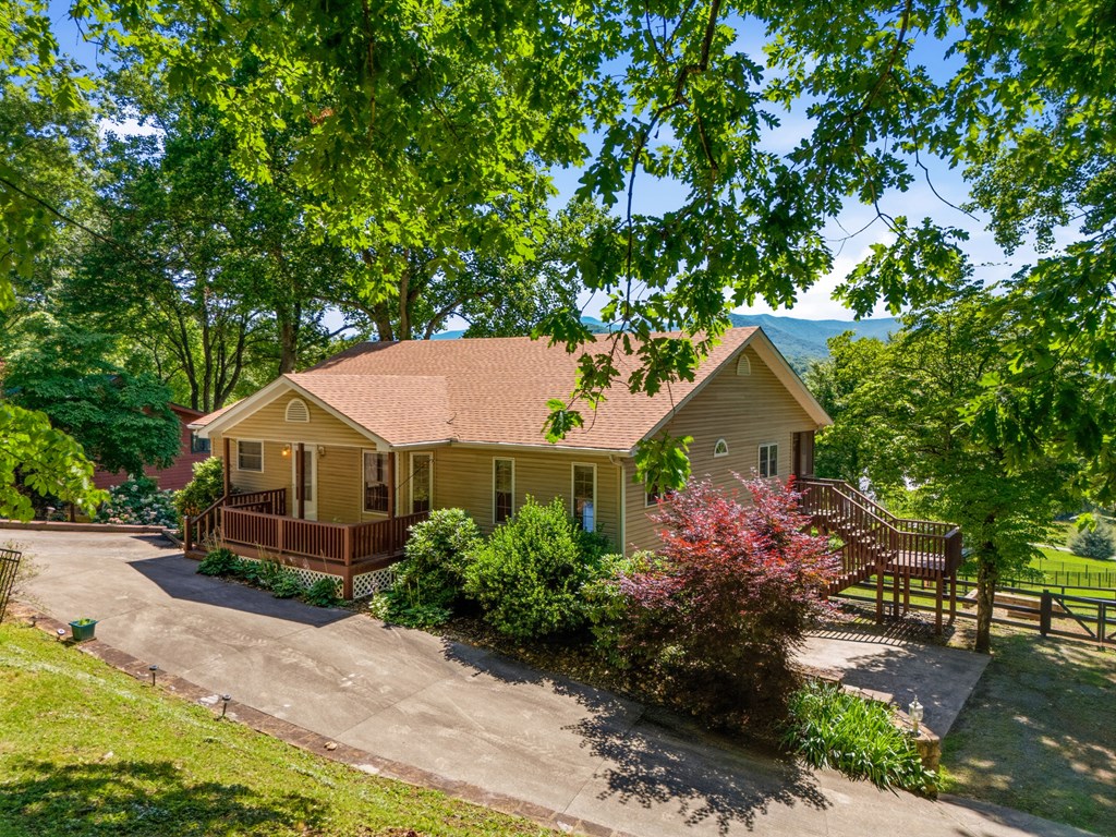 651 McRidge Road Hiawassee, GA 30546 - Photo 7 of 57