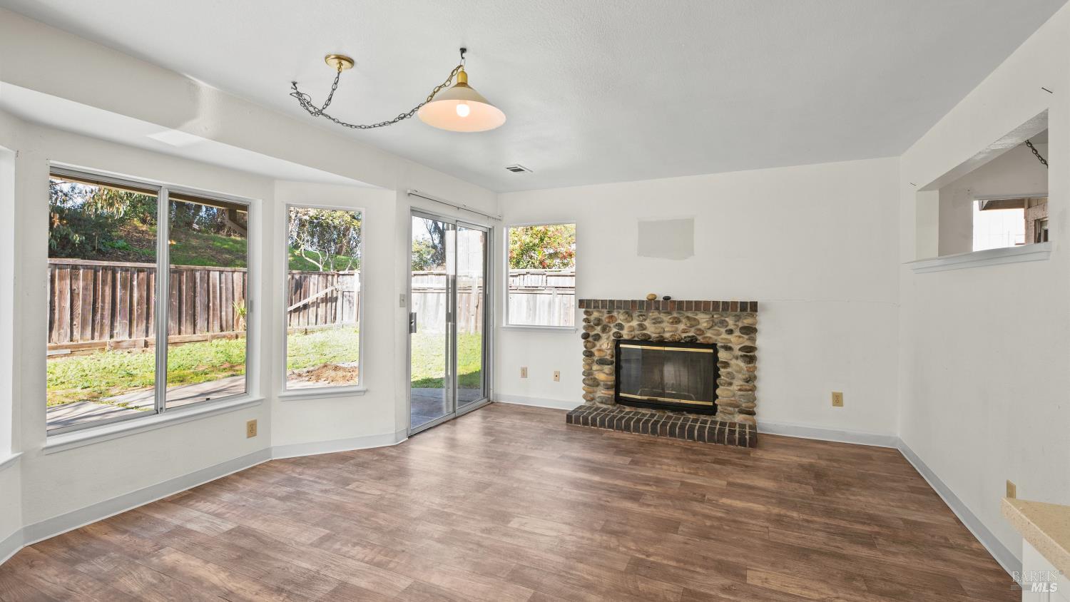 157 James River Road Vallejo, CA 94591 - Photo 13 of 36