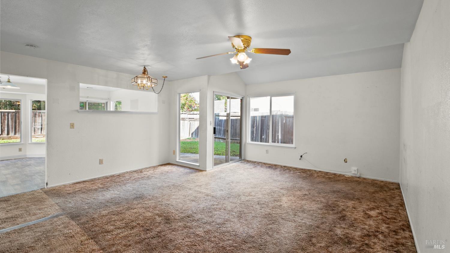 157 James River Road Vallejo, CA 94591 - Photo 7 of 36