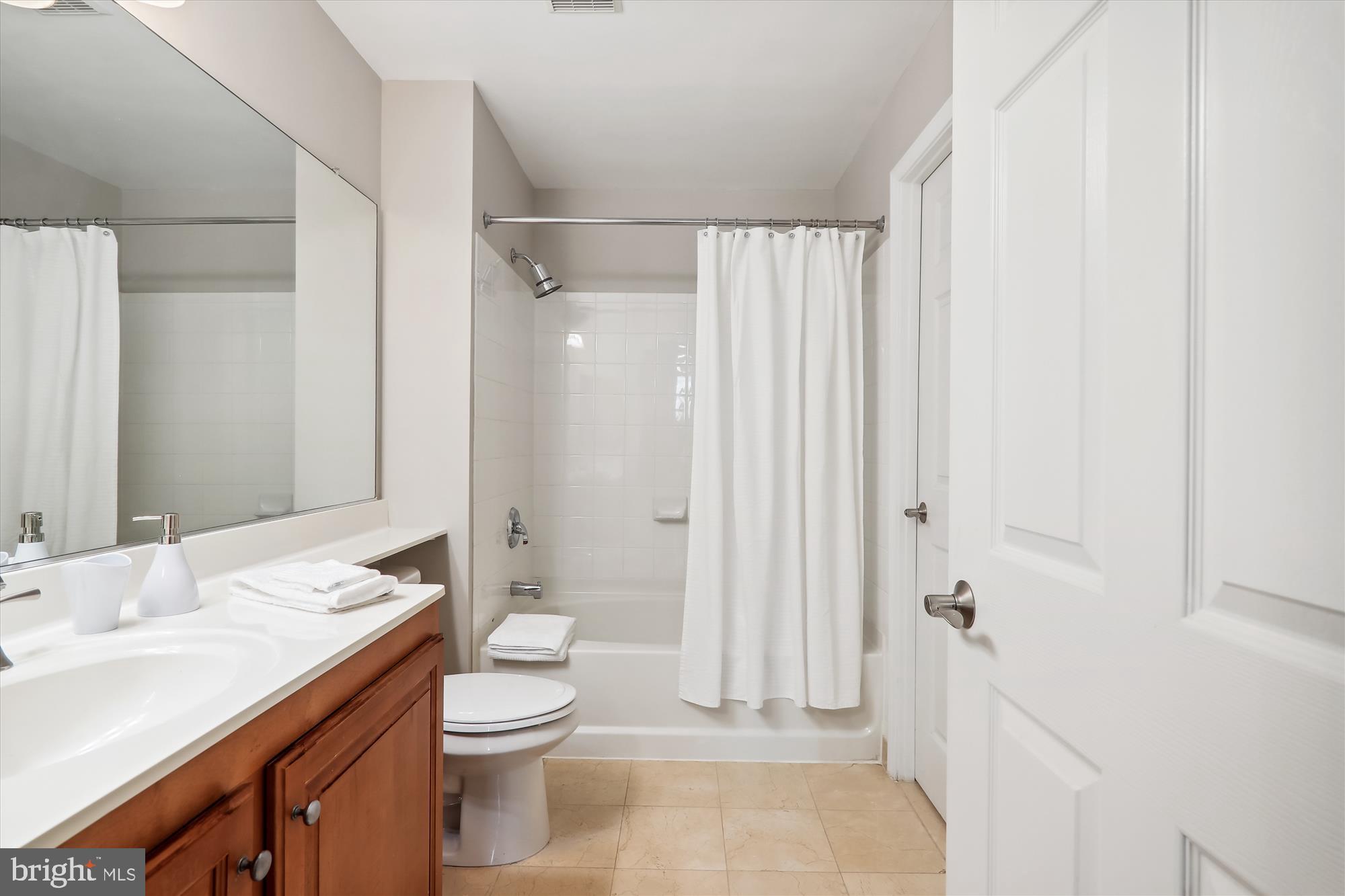 11710 Old Georgetown Road, Unit 1503 North Bethesda, MD 20852 - Photo 24 of 72 Bath