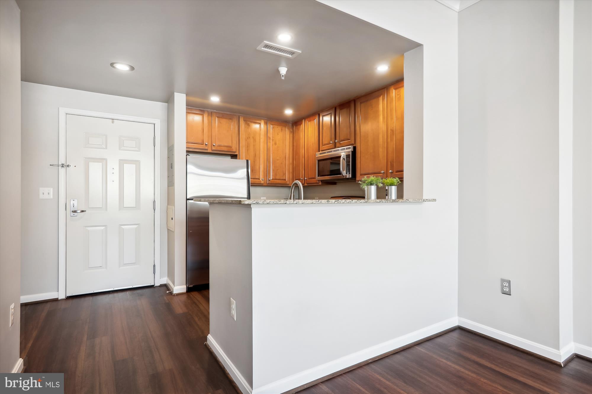 11710 Old Georgetown Road, Unit 1503 North Bethesda, MD 20852 - Photo 5 of 72 Kitchen