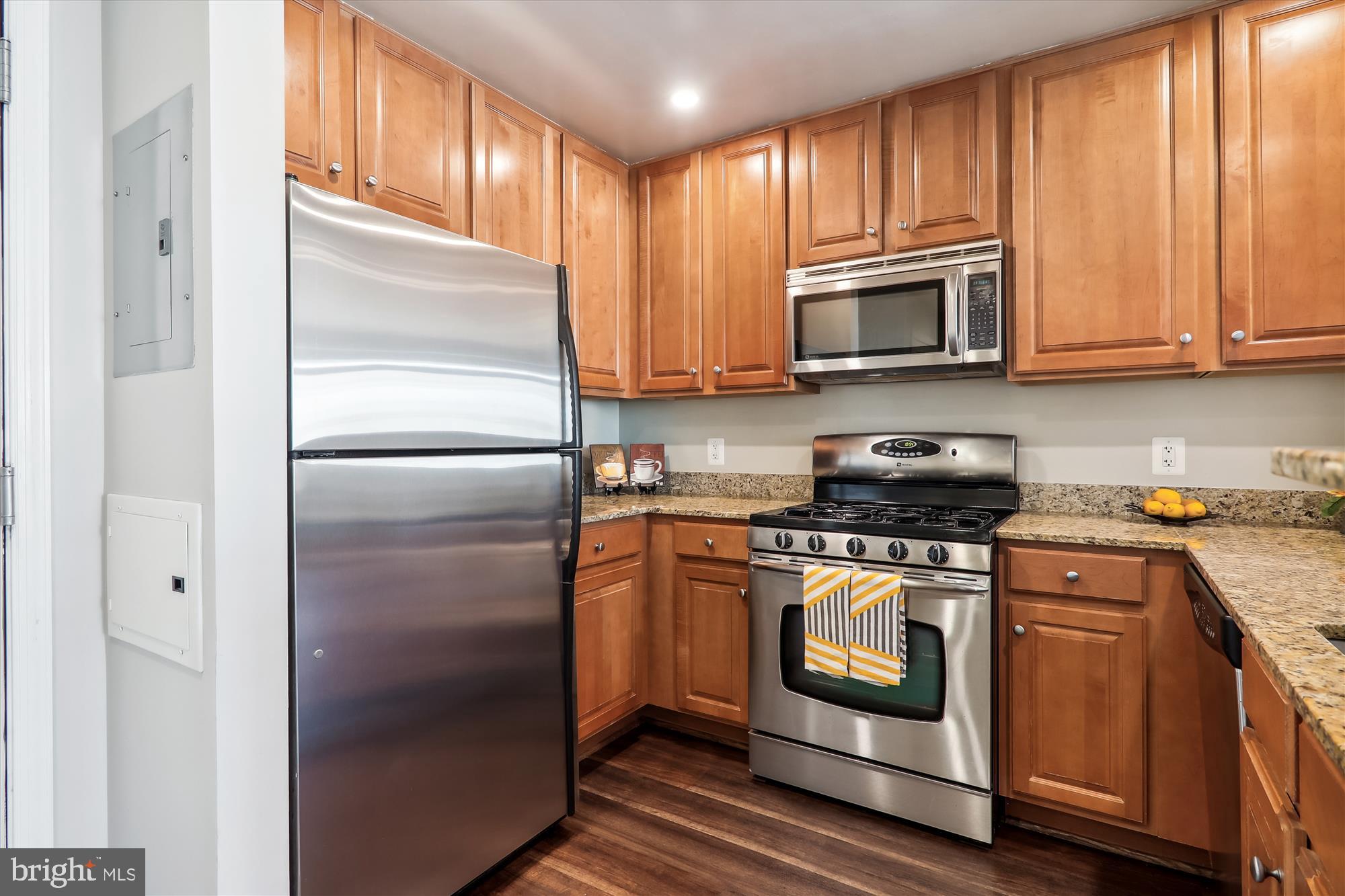 11710 Old Georgetown Road, Unit 1503 North Bethesda, MD 20852 - Photo 8 of 72 Kitchen