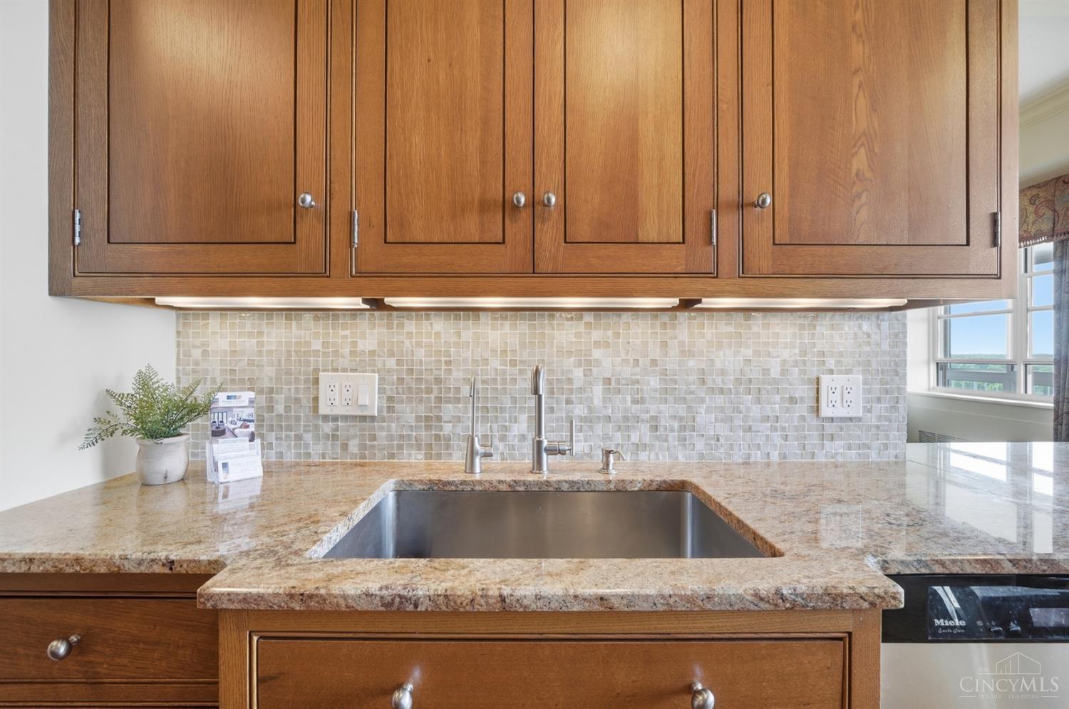 2444 Madison Road, Unit 2002 Cincinnati, OH 45208 - Photo 23 of 86 Gallery Image 23